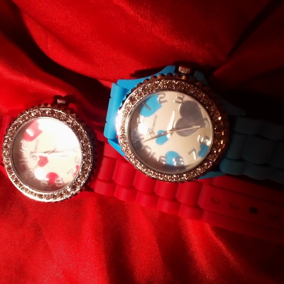 2 Floating Hearts Geneva Watches Red & Blue Silicone Straps 1 NWOT 1 Used - Picture 7 of 7